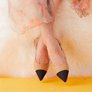 C.Paravano Women’s Cap Toe Chic Tan and Black Women's Flats Sz 40/10